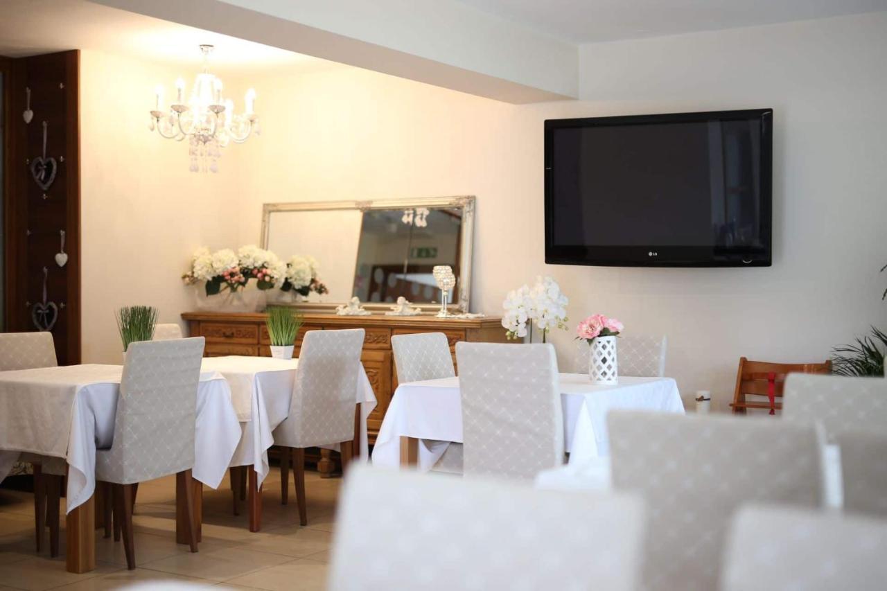 Villa Aina Boutique Hotel Laško Exteriör bild