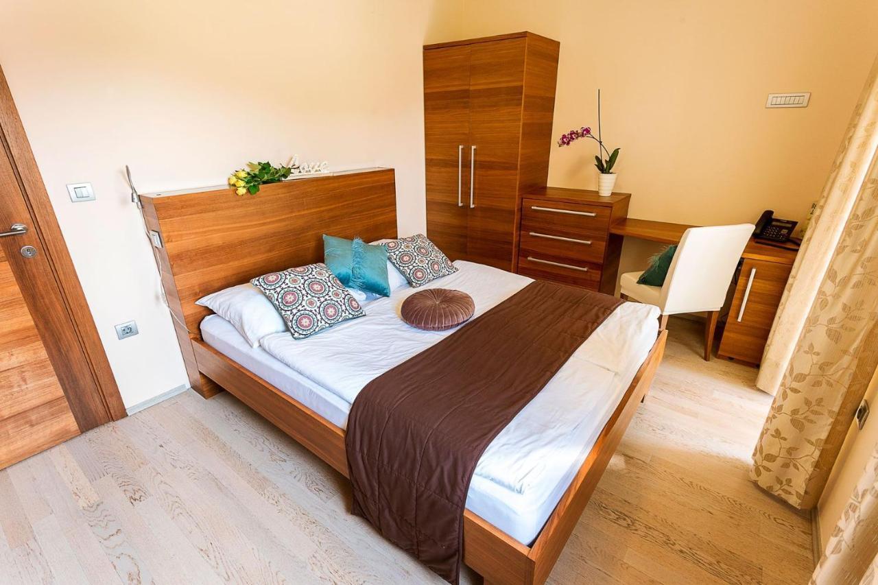Villa Aina Boutique Hotel Laško Exteriör bild
